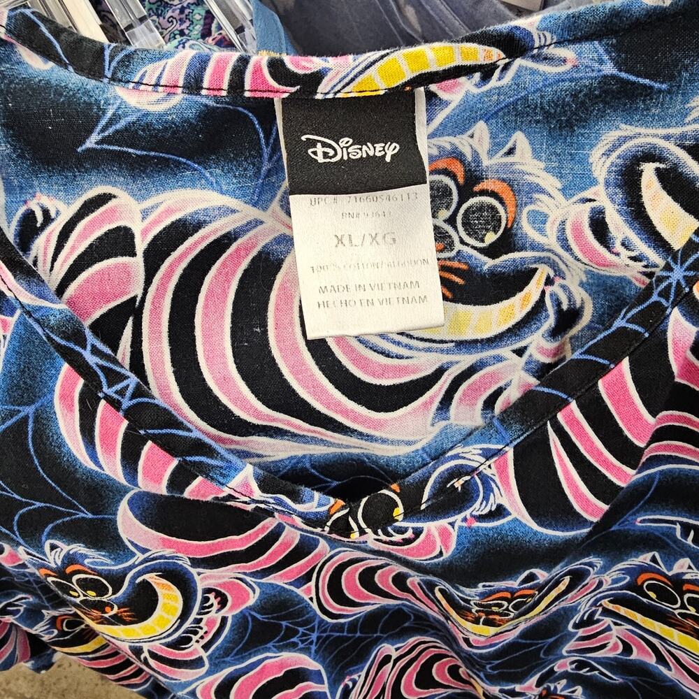 Disney Cheshire Cat Scrub Top XL Alice in Wonderland Glow Halloween Nurse Vet - Picture 5 of 6